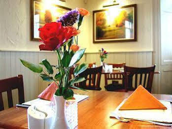 The Railway Inn Galmpton Exterior photo